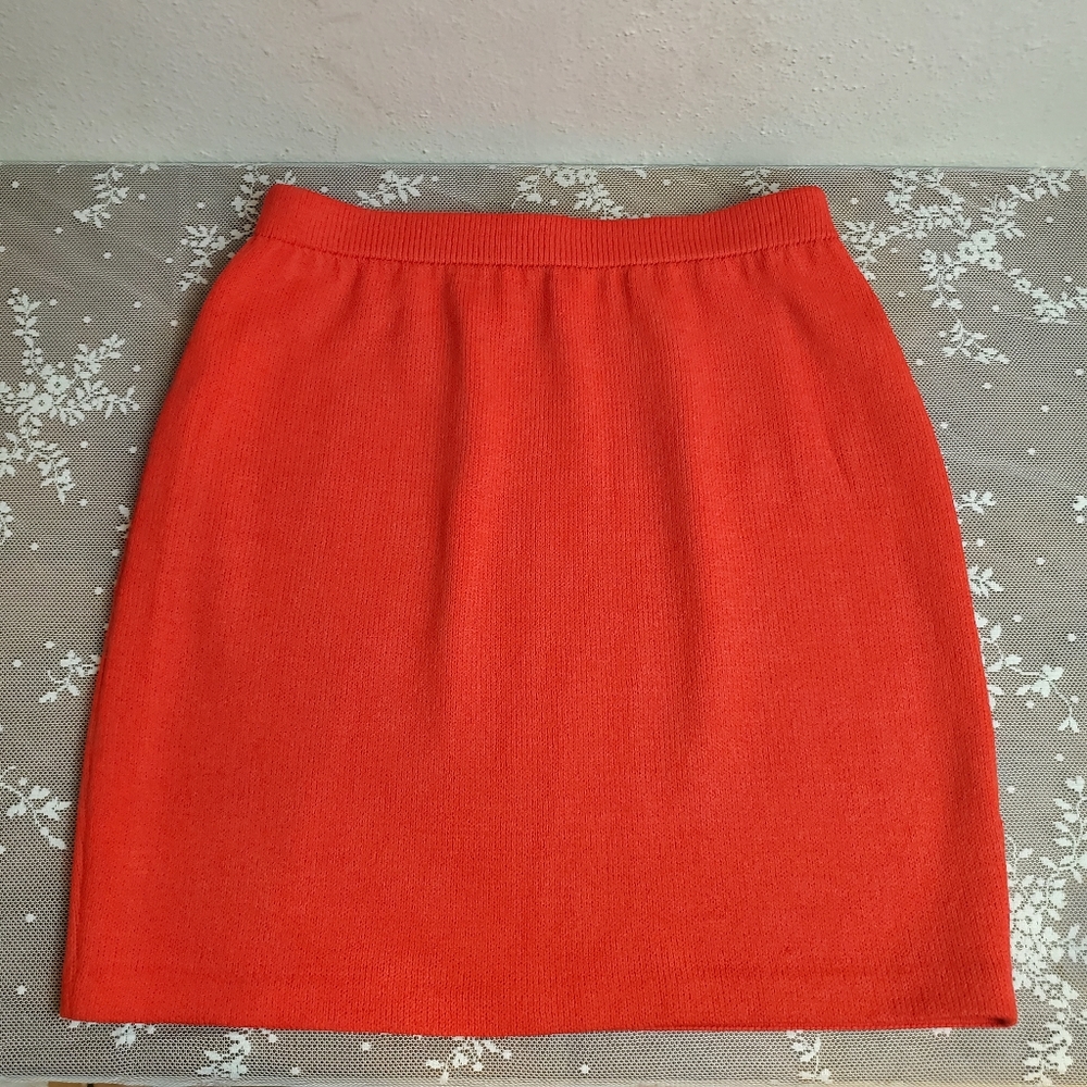 ST. JOHN Red Santana Knit Skirt Sz 2!